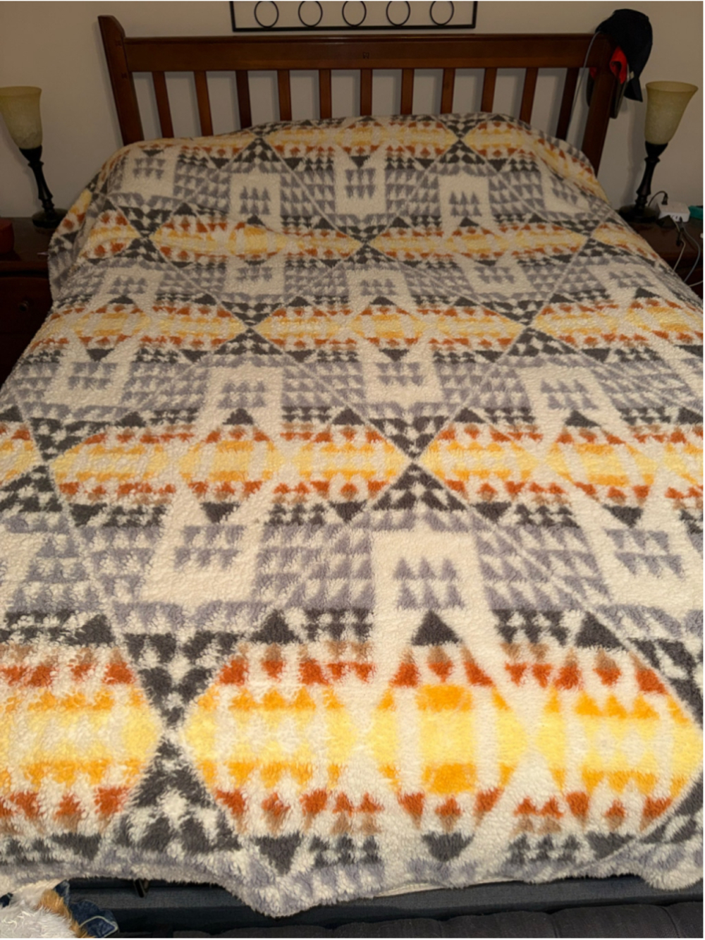 Pendleton Queen Bedding Blanket in White and Yellow Geometric Pattern